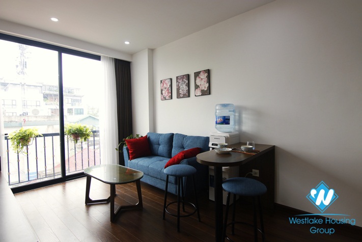 A beautiful shiny studio apartment with sweet balcony for rent on Ba Dinh	